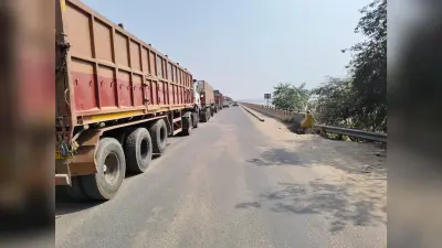 अरवल पुल पर ट्रकों की लगी लंबी कतार, जाम से लोग रहे हलकान