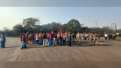 Deoghar news : चार श्रम कानूनों को वापस लेने की मांग, संयुक्त ट्रेड यूनियन मोर्चा के प्रतिनिधि सड़क पर उतरे
