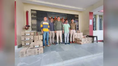 पिकअप पर लदे रबर मैट के बीच 57 कार्टन विदेशी शराब जब्त