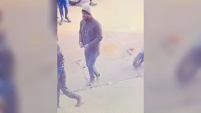 50 हजार झपटने वाले उचक्कों का पुलिस ने जारी किया फुटेज, पहचान बताने पर मिलेगा इनाम
