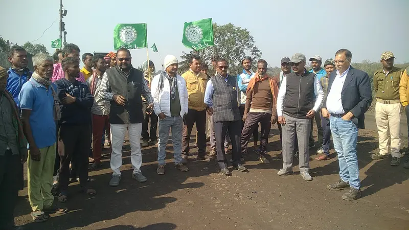 Giridih News :लेबर कोड के खिलाफ सड़क पर उतरा मोर्चा