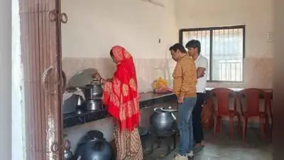 सीएचसी परिसर स्थित मुख्यमंत्री दाल-भात केंद्र का किया औचक निरीक्षण