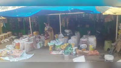 Chaibasa News : मंगलाहाट में तीन दुकानों के ताले तोड़ ~80 हजार के सामान उड़ाये