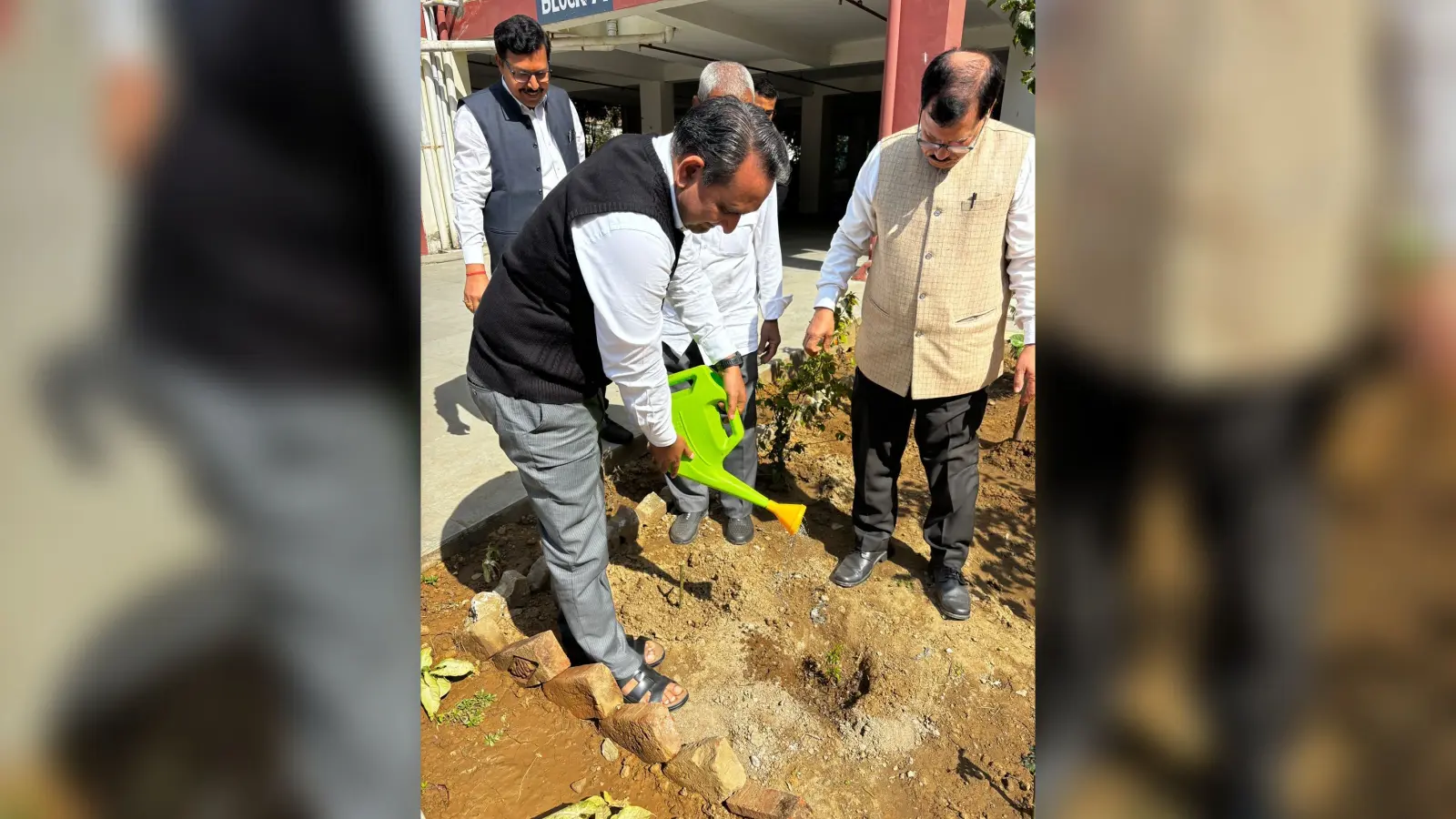 जिला जज व न्यायिक पदाधिकारियों ने पौधारोपण कर लिया पर्यावरण रक्षा का संकल्प