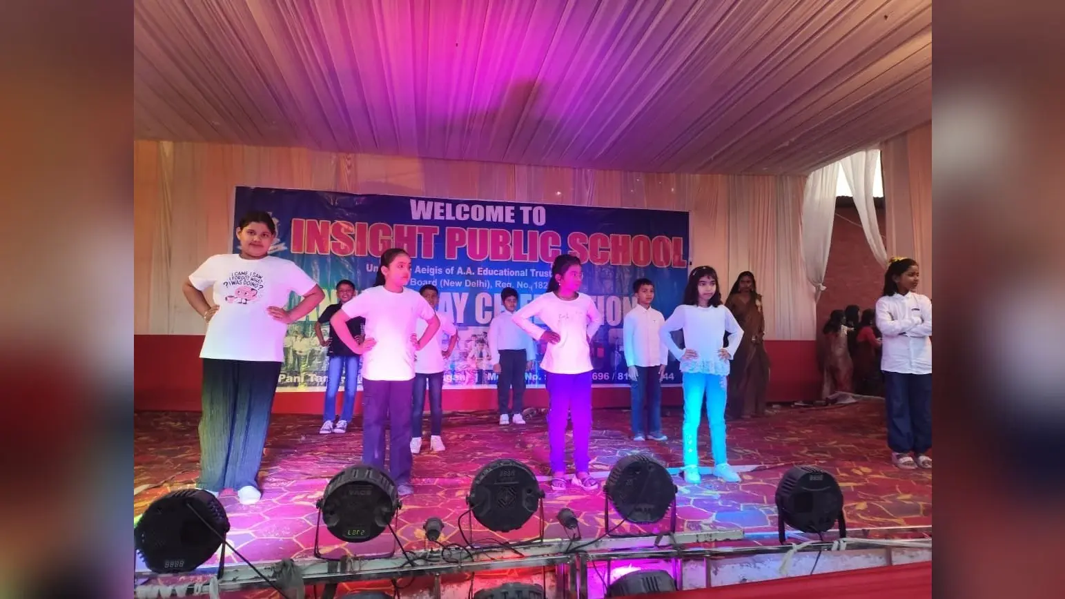 इनसाइड पब्लिक स्कूल में वार्षिक कार्यक्रम के आयोजन में बच्चों ने बिखेरी प्रतिभा