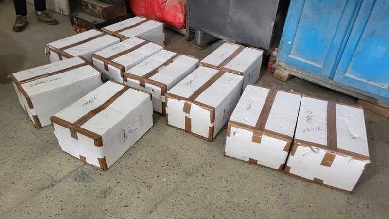 कार से निकला 1400 बोतल प्रतिबंधित कफ सिरप, एक तस्कर गिरफ्तार
