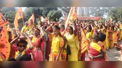 नर्मदेश्वर महादेव के प्राण प्रतिष्ठा को लेकर निकाली गयी कलश शोभा यात्रा