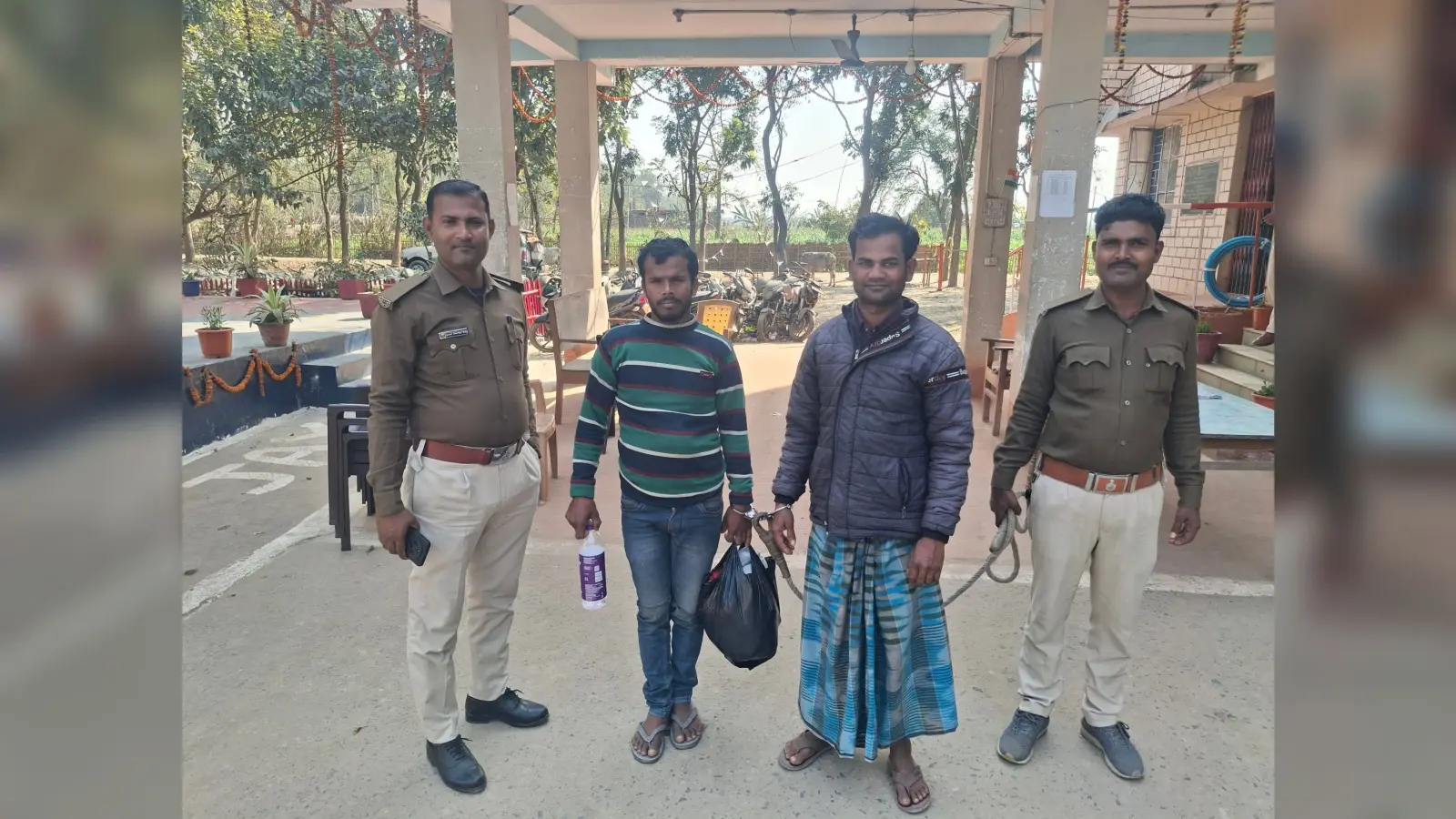 फलका में तीन पशु ऑटो से जब्त, तस्कर गिरफ्तार