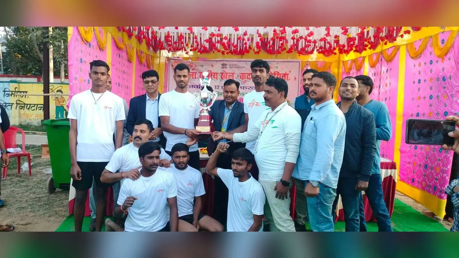 वॉलीबॉल में सूर्यगढ़ा युवा क्लब विजेता व वॉलीबॉल क्लब लखीसराय बने उपविजेता