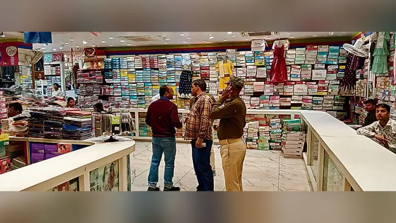 तीन दिन चली जांच में 75.5 लाख की टैक्स चोरी का खुलासा
