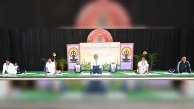 Bokaro News: आत्मबल और एकाग्रता बढ़ाता है सूर्य नमस्कार : प्राचार्य