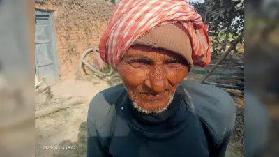 दुर्गावती में फैक्ट्रियों व अधूरी सड़कों की धूल ने छीना ग्रामीणों का चैन