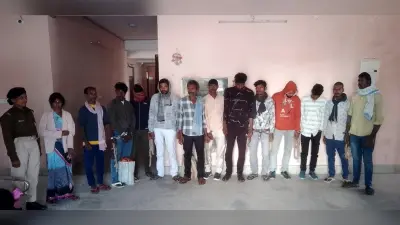 एक महिला तस्कर व 12 पियक्कड़ गिरफ्तार