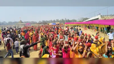 नौ दिवसीय विष्णु महायज्ञ को लेकर निकली कलश यात्रा
