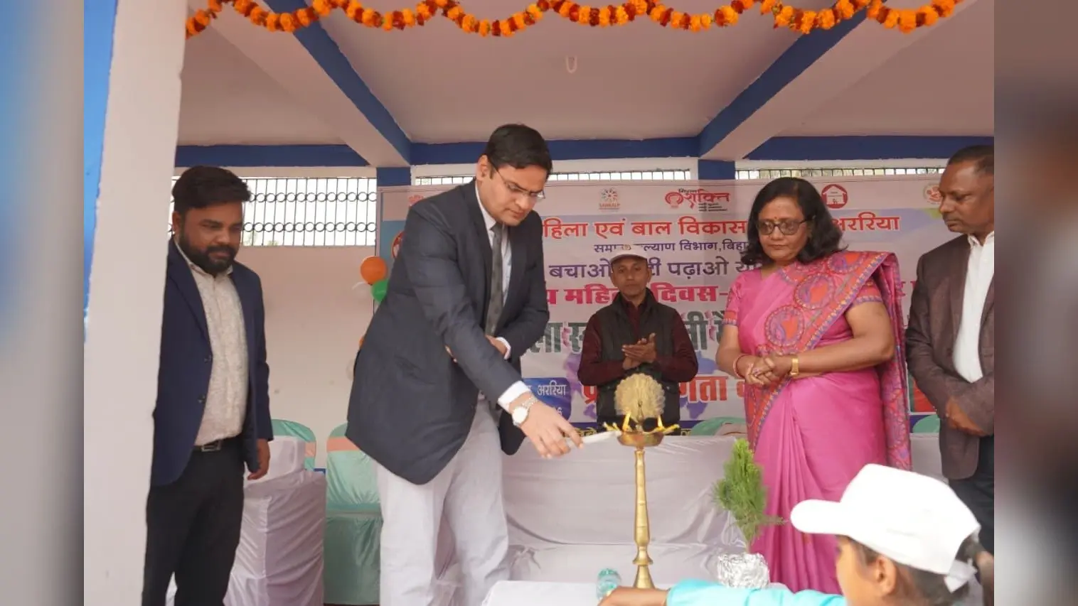 पढ़ाई के साथ-साथ खेलकूद में भी नयी संभावनाओं की करें तलाश : डीएम