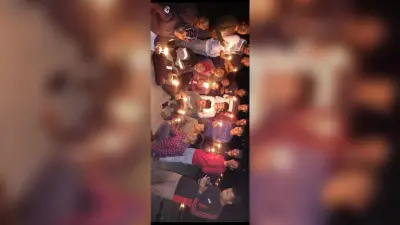 पुलवामा के शहीदों की याद में निकाला गया कैंडल मार्च