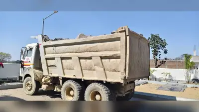 Giridih News :दो ओवरलोडेड हाइवा एसडीओ ने किया जब्त