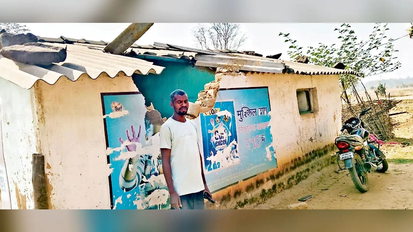 Chaibasa News : गोरेयाडूबा में दो घर तोड़े, तेंतोड़ीपोसी में एक एकड़ में चना समेत कई फसलें रौंदीं