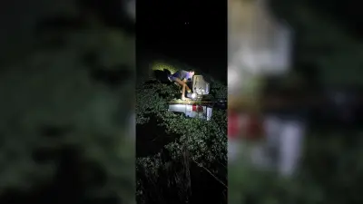 पानी से भरे चाट में पलटा बोलेरो, भोजपुर के एक व्यक्ति की मौत, दो घायल