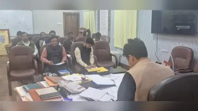 लैंप्स और गोदाम निर्माण की गुणवत्ता पर डीसी ने जतायी नाराजगी