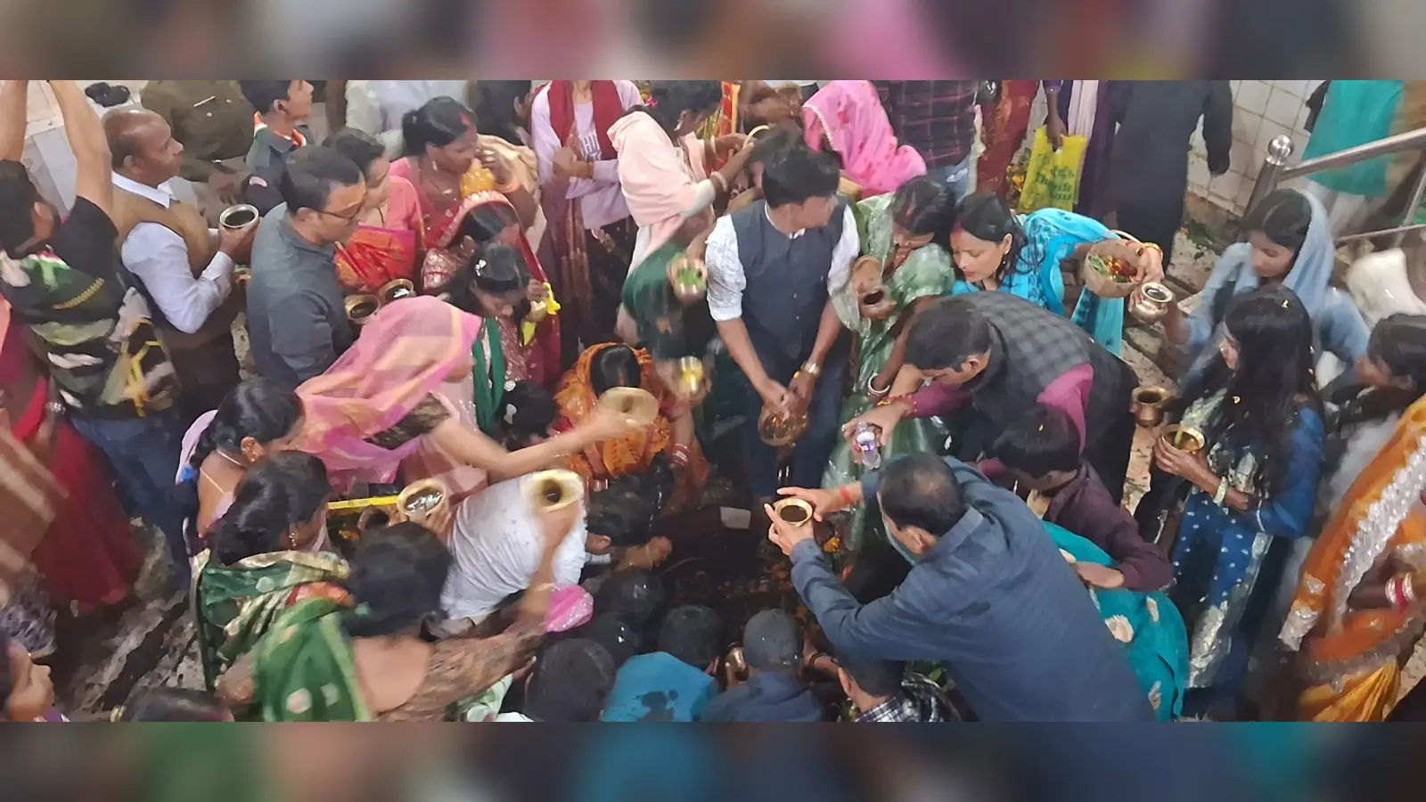 महाशिवरात्रि: हर-हर महादेव के नारे से गुंजायमान रहा शिवालय