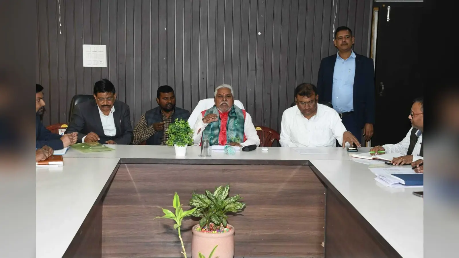 इंफ्रास्ट्रक्चर की कमी वाले स्कूल डीइओ को करें रिपोर्ट : डॉ प्रेम कुमार