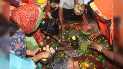 ऐतिहासिक हरगौरी मंदिर में उमड़ा आस्था का सैलाब, हजारों भक्तों ने किया जलाभिषेक