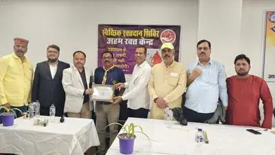 स्काउट गाइड फेलोशिप के प्रतिनिधि ने किया रक्तदान