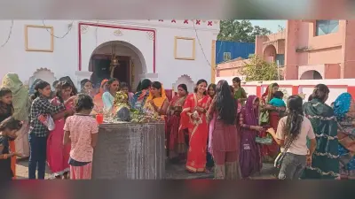 महाशिवरात्रि पर हर-हर महादेव के जयकारों से गूंजा मंदिर