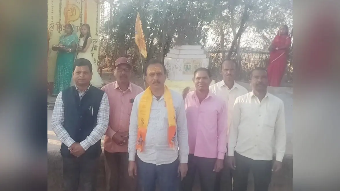 बुढा महादेव मंदिर में खीर-खिचड़ी भोग वितरण