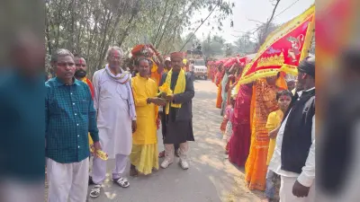शिव मंदिर परिसर से निकाली गयी कलश यात्रा