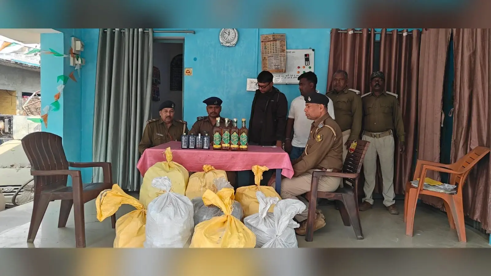 192 लीटर शराब के साथ दो तस्कर गिरफ्तार