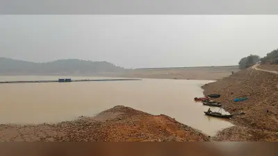 कुकुरझप डैम में घटता जलस्तर बना चिंता का कारण, सिंचाई पर असर से किसान परेशान