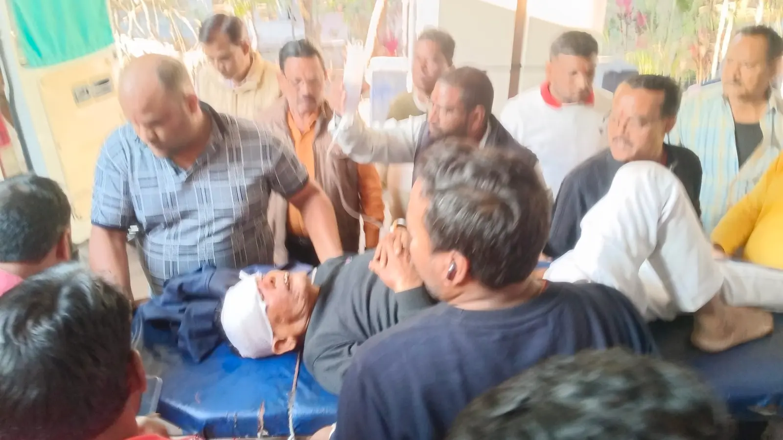 Bokaro News : सड़क दुर्घटना में भाजपा के पूर्व जिलाध्यक्ष गंभीर रूप से घायल
