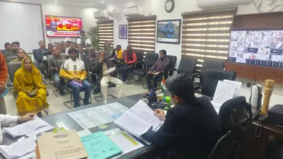 डीएम ने की जनसुनवाई, नागरिकों की समस्याओं के समाधान का दिया आश्वासन