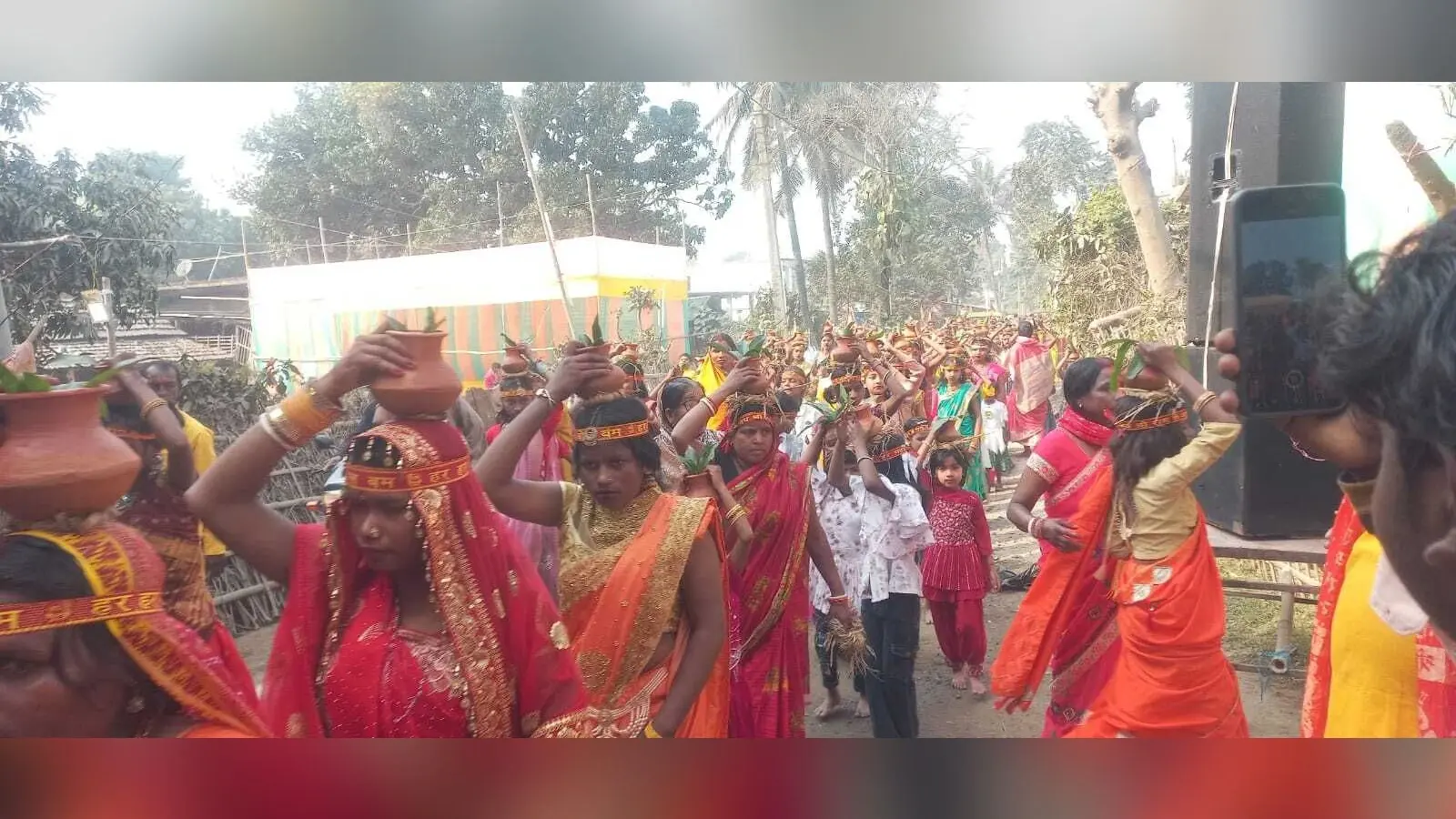 हरिनाम संकीर्तन को लेकर 551 कन्याओं ने निकाली कलश शोभा यात्रा