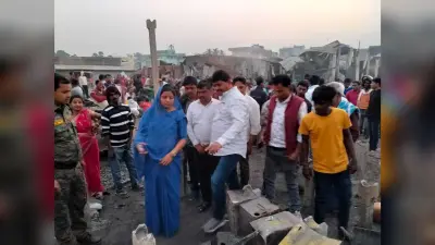 पीड़ित दुकानदारों से मिली जिप अध्यक्ष