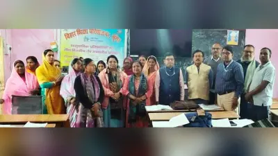 प्रशिक्षण में विद्यालयों में नामांकन बढ़ाने व गुणवत्तापूर्ण शिक्षा पर दिया जोर