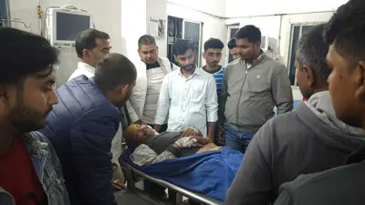 बच्चे को बचाने में ऑटो सवार दो लोग जख्मी, एक रेफर