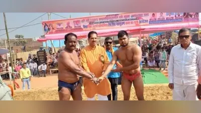 अखाड़े में पहलवानों ने दिखायी अपनी ताकत, फाइनल मुकाबला आज