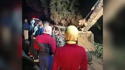 देवघरा से लौट रहे श्रद्धालुओं की कार पेड़ से टकरायी, एक की मौत