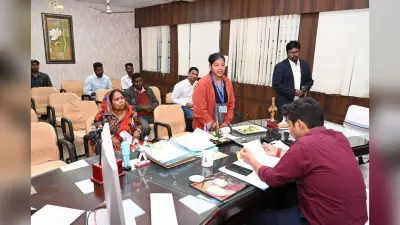 डीसी ने जनता दरबार में सुनी आमजनों की समस्याएं, त्वरित कार्रवाई के दिए निर्देश