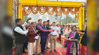 चंदन लगाकर परीक्षार्थियों का हुआ स्वागत