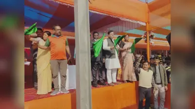 ट्रेन को मिला नया ठहराव, सांसद, विधायक व रेल अधिकारियों ने दिखाई हरी झंडी