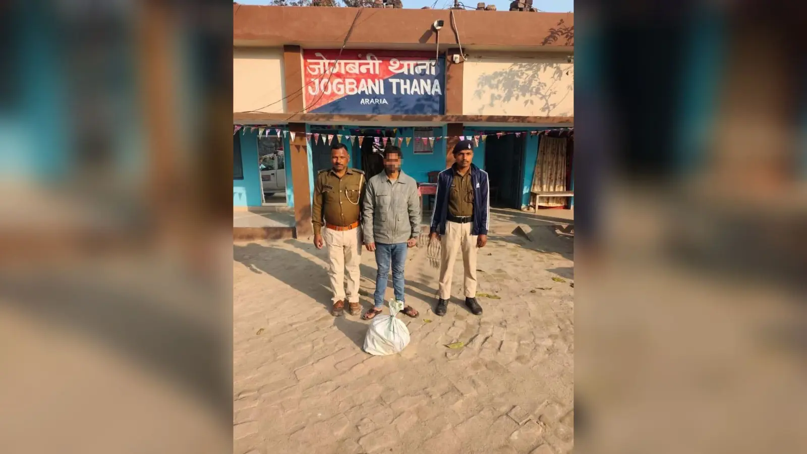 कफ सिरप व चोरी के माेबाइल के साथ तस्कर गिरफ्तार