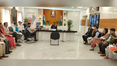 बैठक से अनुपस्थित पदाधिकारियों के विरुद्ध स्पष्टीकरण का निर्देश