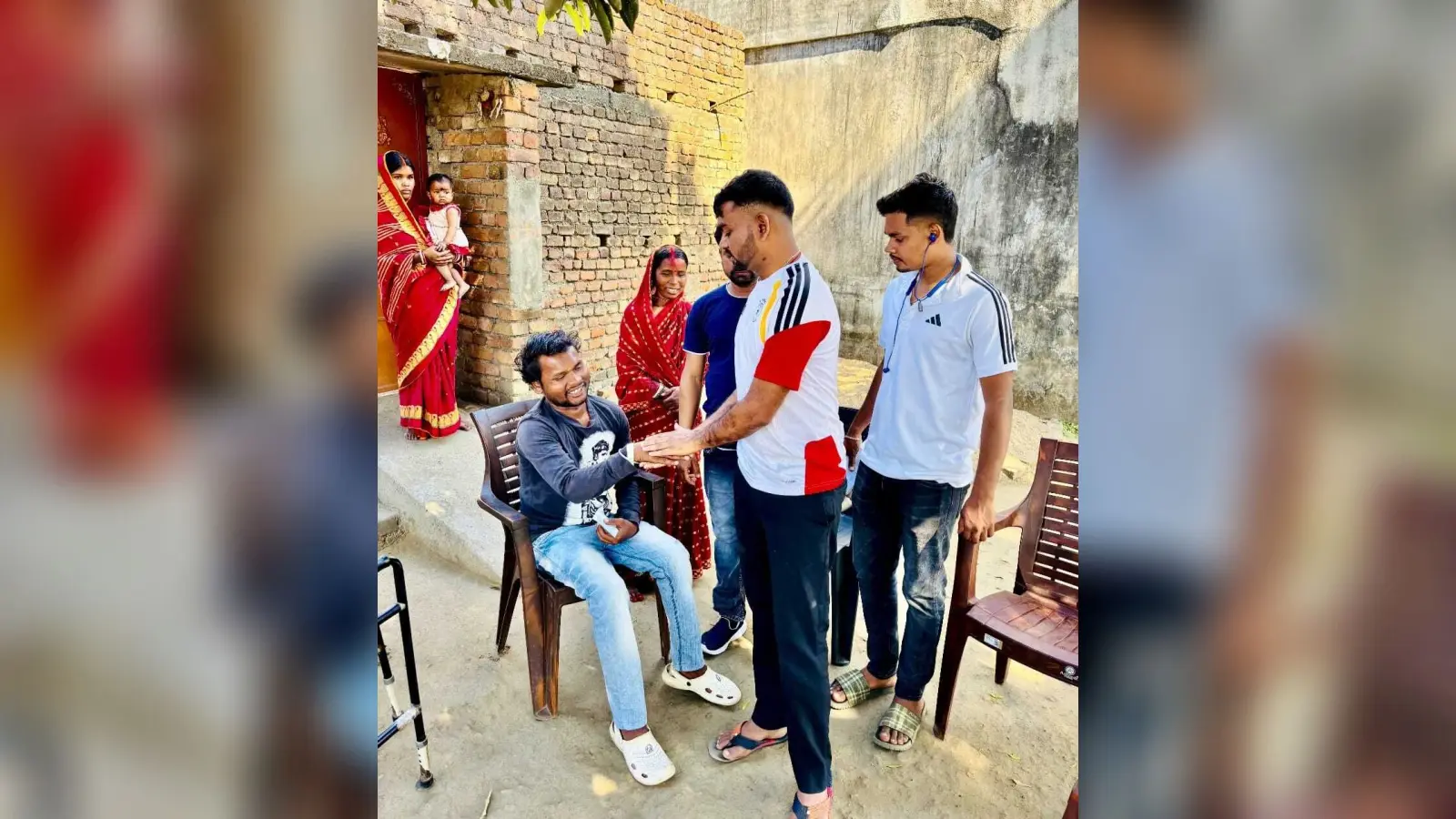 Bokaro News : विधायक जयराम ने की दिव्यांग छात्र की मदद