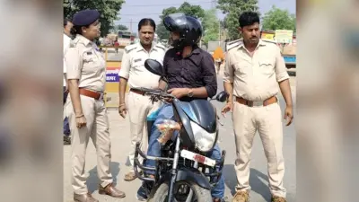 सघन वाहन जांच में पुलिस ने वसूला जुर्माना