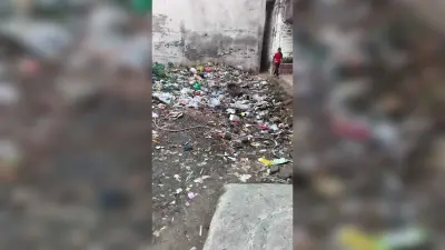 कचरे का अंबार, दुर्गंध व मच्छरों से वार्डवासी परेशान