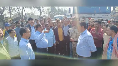 Dhanbad News: जाम की समस्या को लेकर फूटा लोगों का गुस्सा, मुराईडीह चेकपोस्ट पर ट्रांसपोर्टिंग की ठप